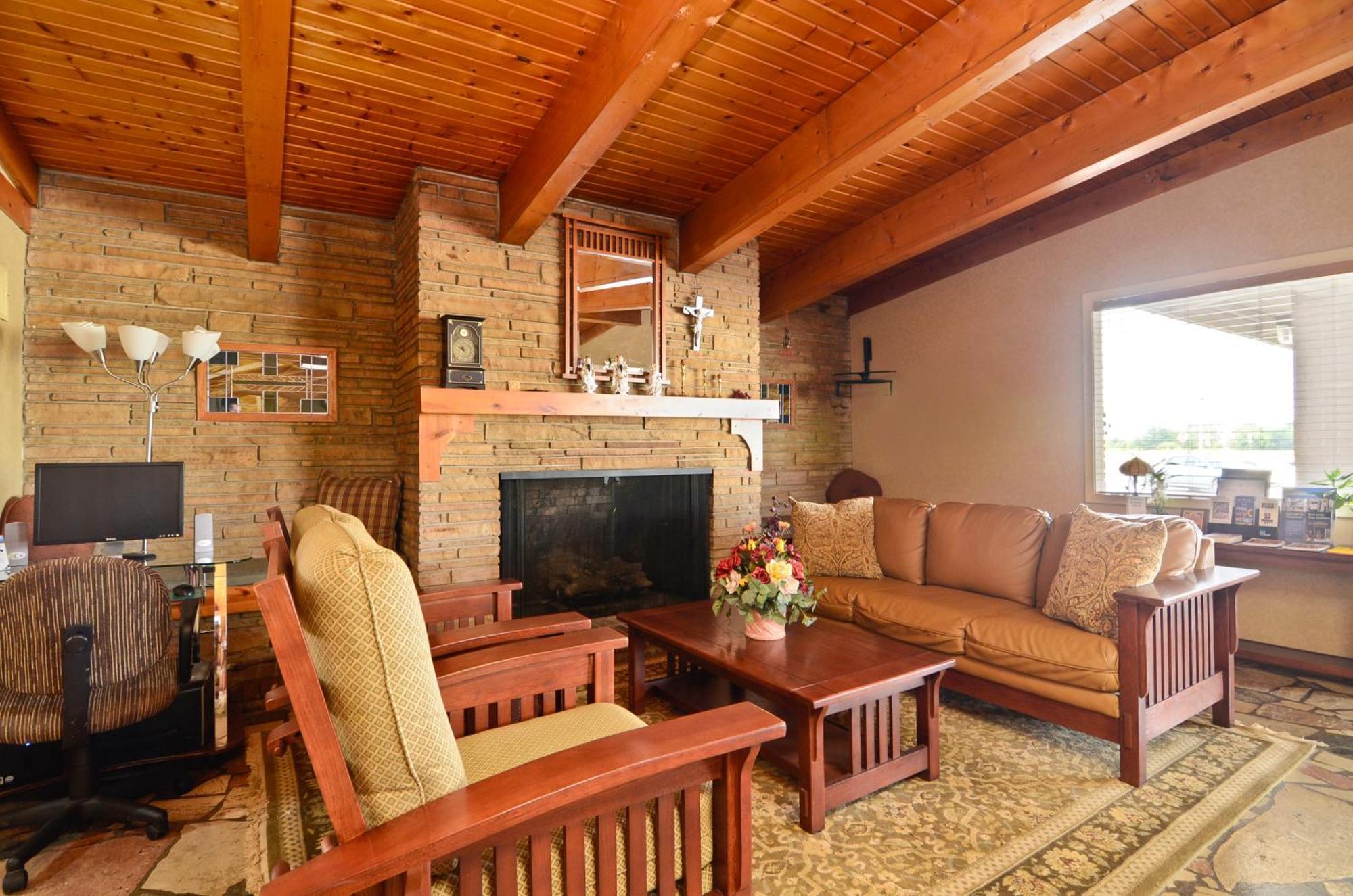 Americas Best Value Inn Iola Екстериор снимка