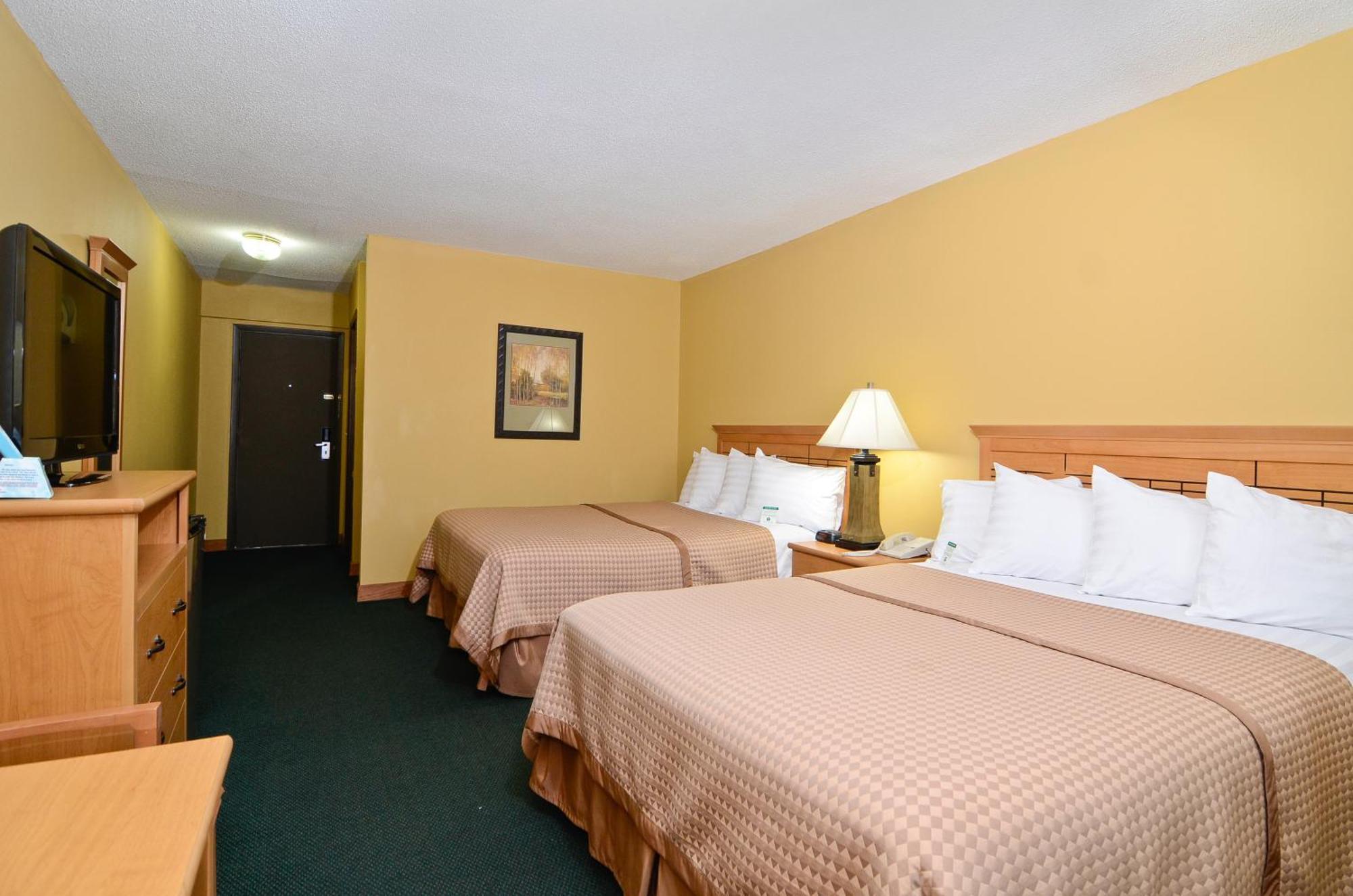 Americas Best Value Inn Iola Екстериор снимка